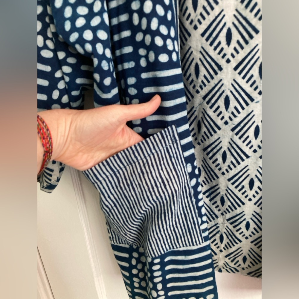Blue and White Patterned Kimono Cardigan - Picture 3 of 6